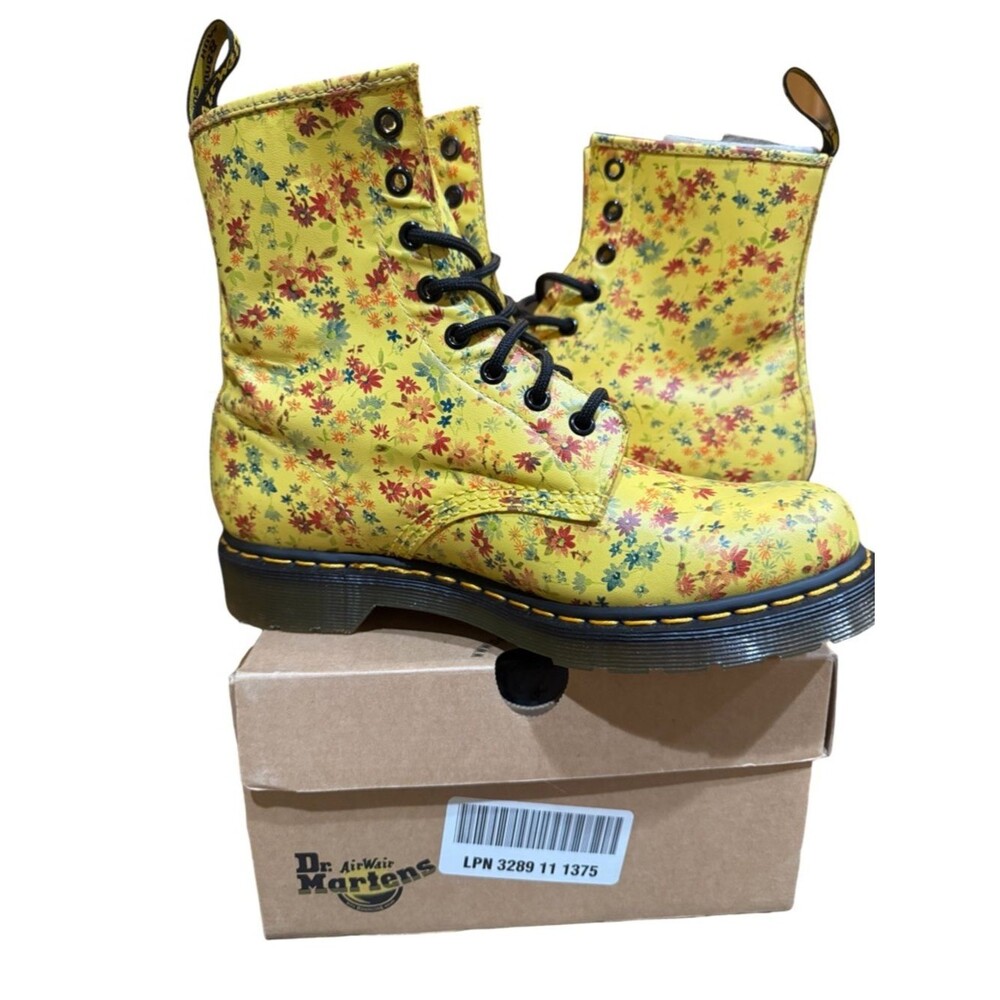 Dr. Martens RARE NIB 1460 Sun Yellow Little Flowers Floral Boots Women's size 9 - Picture 3 of 16